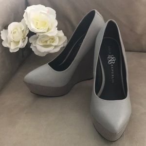 Rock & Republic wedge heals